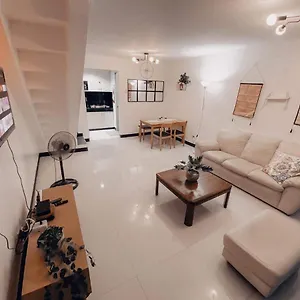 Apartment Cozy Themed 2br Townhouse - Near Clark Airport - Trp1, Angeles